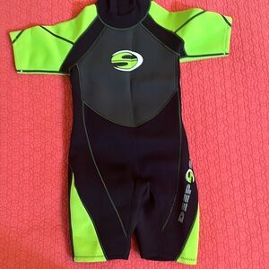 Deep Sea 2mm shorty wetsuit unisex kids Sz L